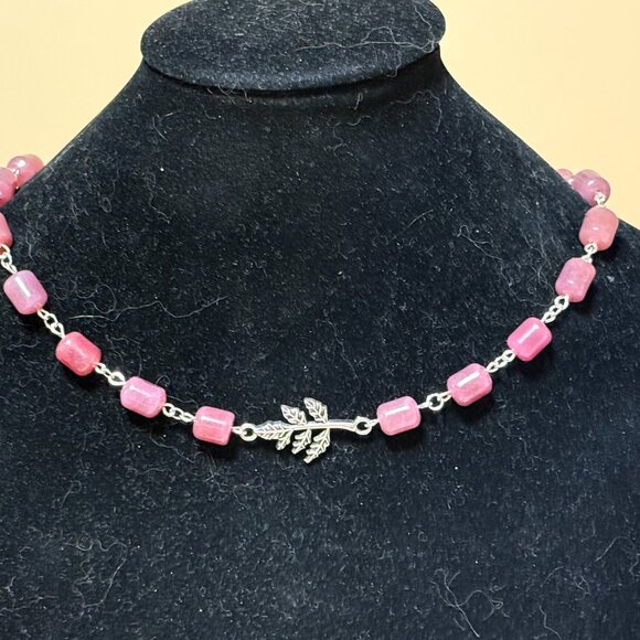 Genuine Magenta Chalcedony Short Necklace, Gemstone & Leaf Branch Pendant - Picture 3 of 13